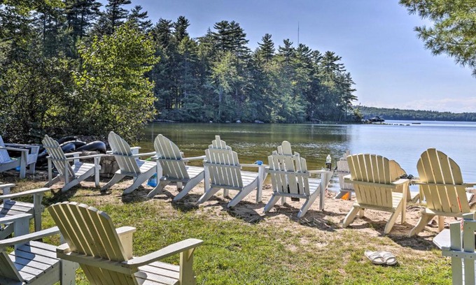 Raymond House | Raymond Retreat with 200 Feet of Private Beach!