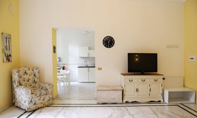 Montecalvario Bed & Breakfast | Re Vittorio Emanuele Apartment by Wonderful Italy