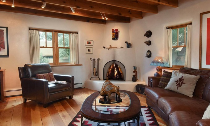 Historic Eastside House | READ OUR REVIEWS! Enchanting art-filled adobe, lush gardens, easy walk to Plaza