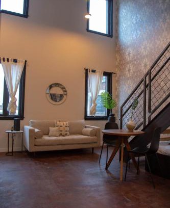 Center City Apartment | Reading Viaduct Loft, City Center, CONTACTLESS CHECK IN
