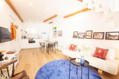 Historic Center Apartment | RealKasa Calari Terrace Loft