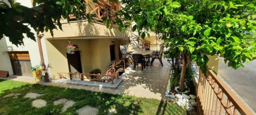 Stavros House | Rea’s house