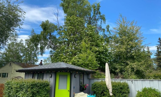 South Addition House | Recent full remodel, modern ranch in heart of downtown Anchorage