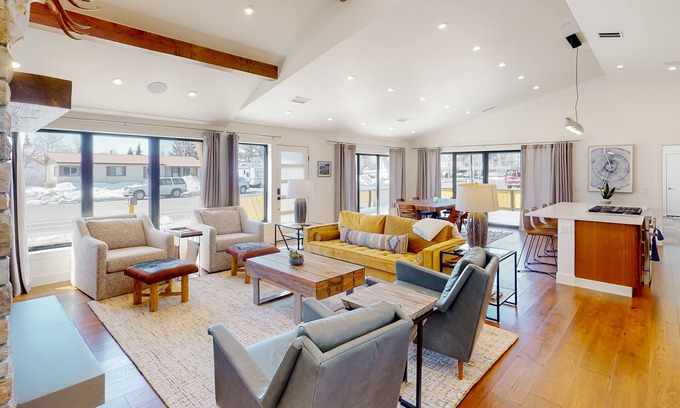 Gunnison House | Recently remodeled home with fireplaces, patio, washer/dryer, streaming, WiFi