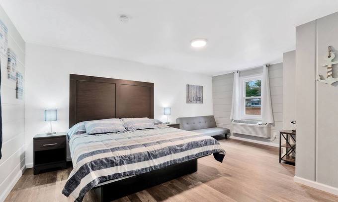 Houghton Lake House | Recently Renovated Motel Room #10 in Houghton Lake