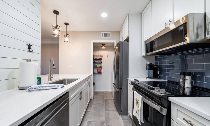Seabrook Island House | Recently Updated! Gorgeous Sunsets on Pelican Beach! Walk to Pools! Amenity Cards! 2 Dogs - 30# max