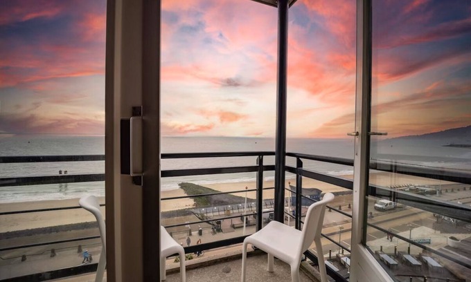 Vlissingen Hotel | Recharge by the Sea with Sauna Access! Free Breakfast Onsite!
