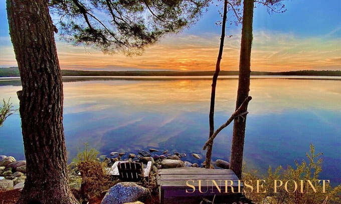 Franklin House | Reconnect lakeside private waterfront & mainhouse. 45 mins drive to AcadiaNP!