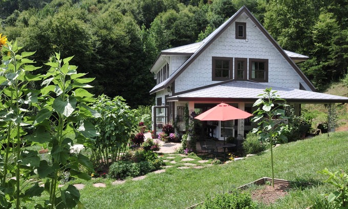 Leicester Cottage | Reconnect with all that is you.