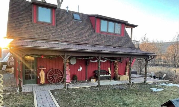 Gardiner House | Red Barn Retreat - Shawangunk Mountains Getaway