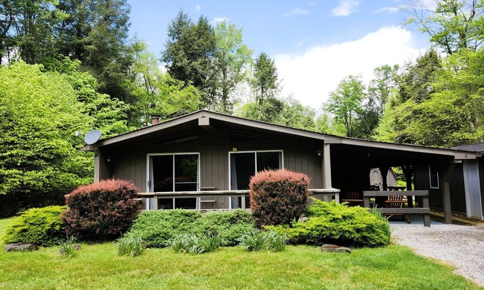 Tylersburg Cabin | Red Bud Cabin Rental