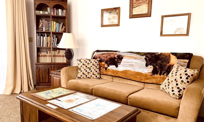 Horse Butte Condo | Red Dog Retreat Condo - all the comforts of home in Yellowstone paradise