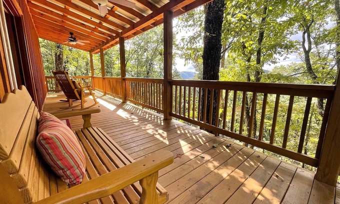Indian Rock Springs Cabin | Red Door Cabin - couples delight!