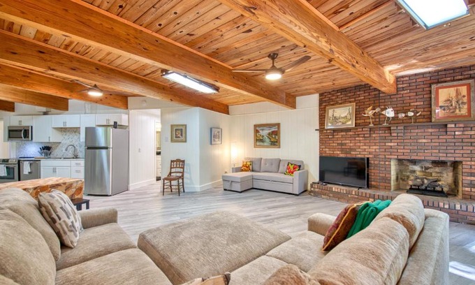 Franklin House | Red Fox Den