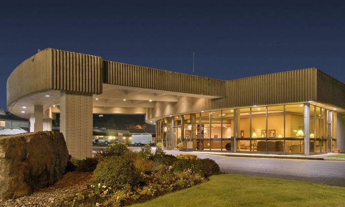 Coos Bay Hotel | Red Lion Hotel Coos Bay