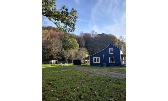 Stanton House | Red River Gorge Farmhouse-50 acres-wifi-pet friend
