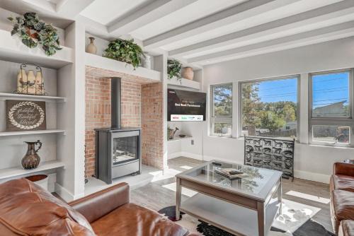 Colorado Springs House | Red Rock Farmhouse - Patio Paradise Hiking Trails