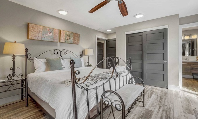 Colorado Springs Apartment | Red Rock Loft! Trails Apartment w/BBQ & Fire Pit