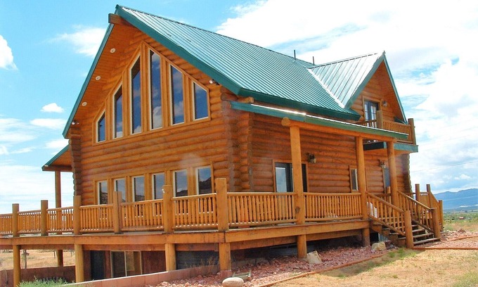 Escalante Cabin | Red Rock Ranch Log Cabin: Large, Fully Furnished, 5 Bdr, sleeps 12, 3 levels