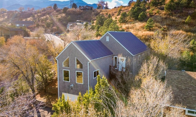 Manitou Springs House | Red Rocks Retreat●Hot Tub●Mtn Views●Trails●Central