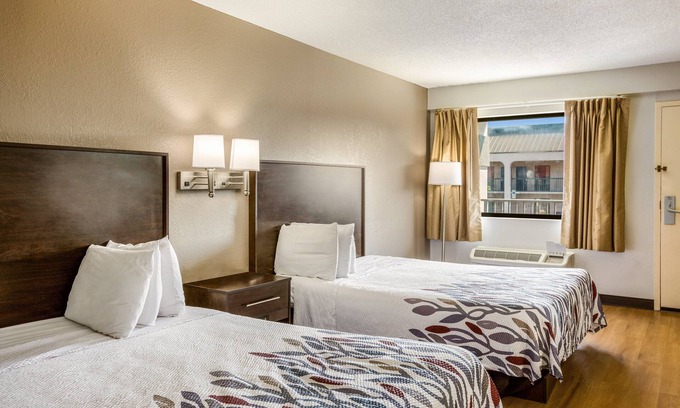 Cape Fear Hotel | Red Roof Inn Fayetteville I-95