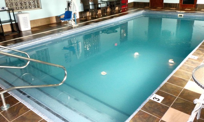 Melvindale Hotel | Red Roof Inn & Suites Detroit-Melvindale/Dearborn