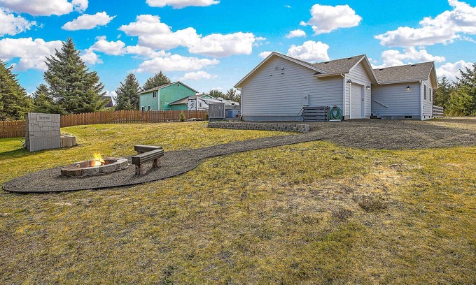 Ocean City House | Red Sky Cottage, Hot tub, Fire Ring, Comforts of Home
