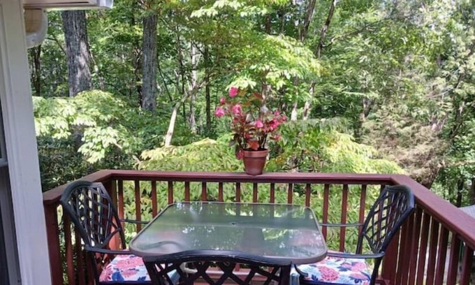 Gerton Cottage | Redbird Cottage -Hiking & Pure Nature in Gerton