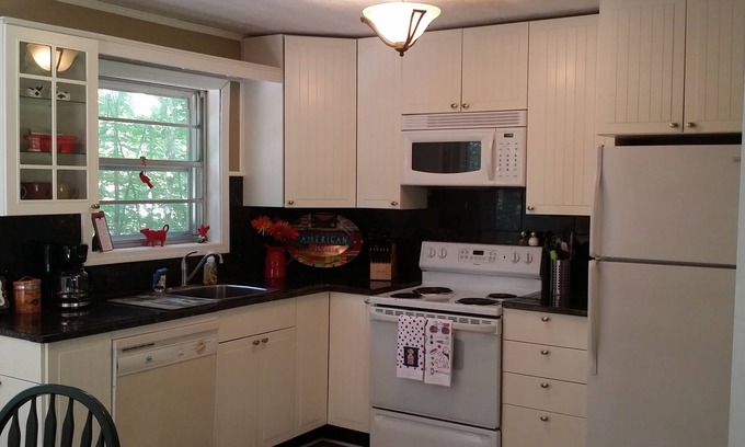 Blairsville House | Redbird Retreat - pet friendly