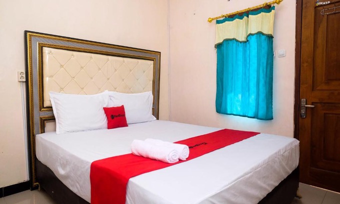 Surakarta Hotel | RedDoorz Syariah near Exit Toll Palur