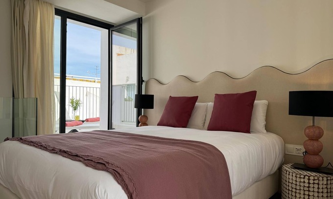 San Vicente Apartment | Redes Royale Apartments ·2B· Penthouse by Misterhost