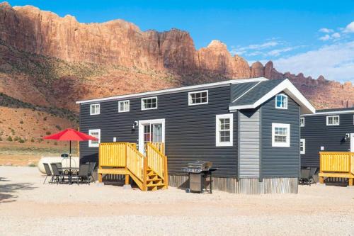 Moab South Valley House | Redrock Moab Tiny House w Loft - Site 3