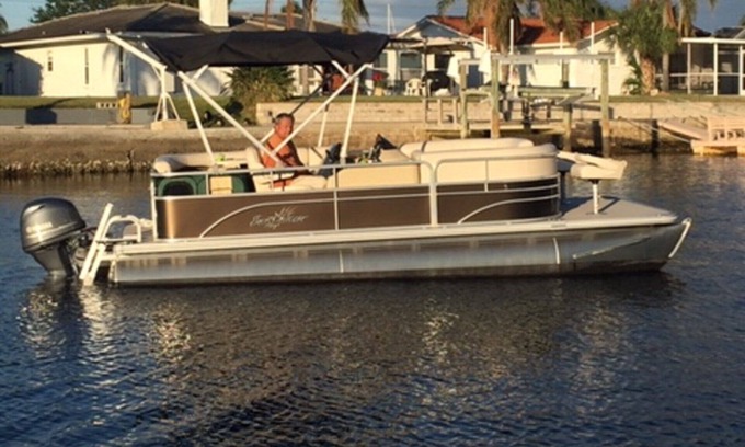 Flor-a-mar House | Reduced Fall rates. Book your get away now! FREE use of pontoon boat inc.