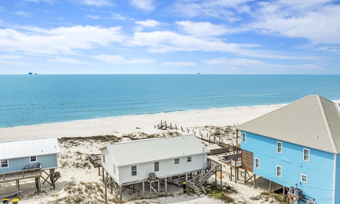 Southpointe House | Reduced Rate! Bellingrath *Beachfront, Pet-Friendly Cottage*