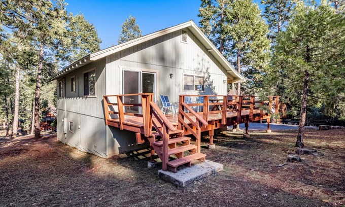 Arnold House | Redwood Escape