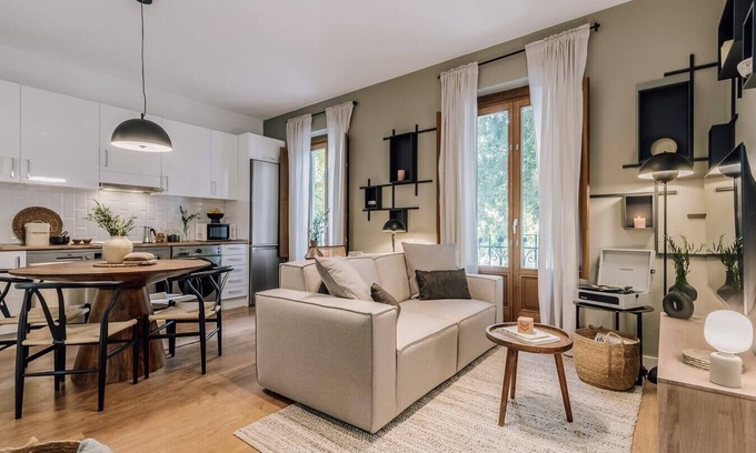 Chamberi Apartment | Reed - 3 bedrooms in Chamberí