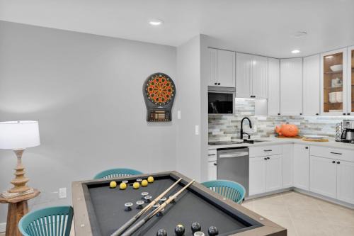 Marathon House | Reel Hip Heated Pool, Boat Slip, Heat, King Bed
