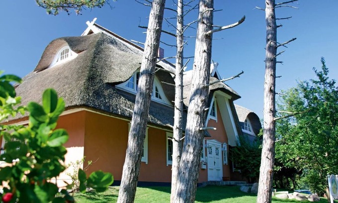 Ostseebad Ahrenshoop Apartment | Reetgedecktes Landhaus in Strandnähe