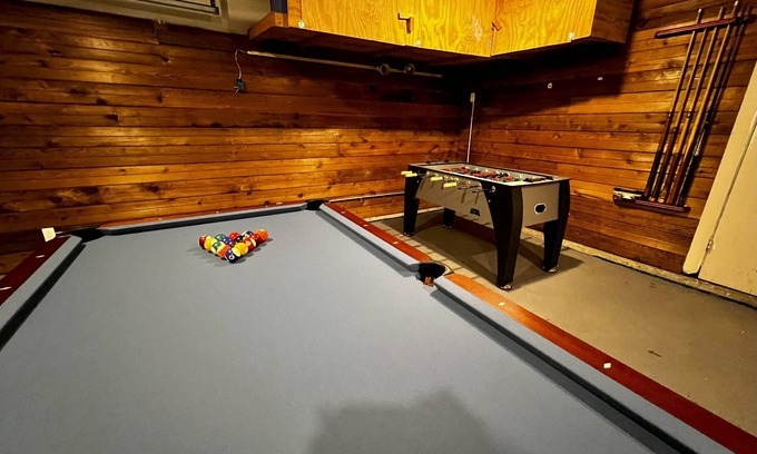 Fort Worth House | Refined Home w/Game Room & Large Lounge