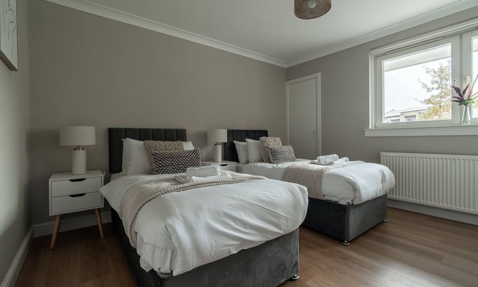 Glasgow Apartment | Refreshing Apartment in South Glasgow