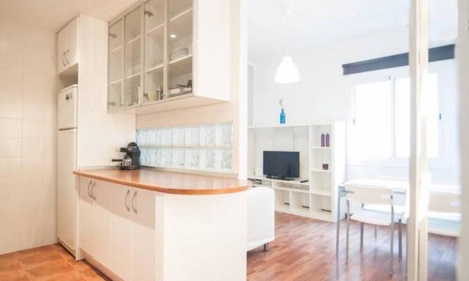 La Salut Apartment | Refurbished apartment next to the Park Güell
