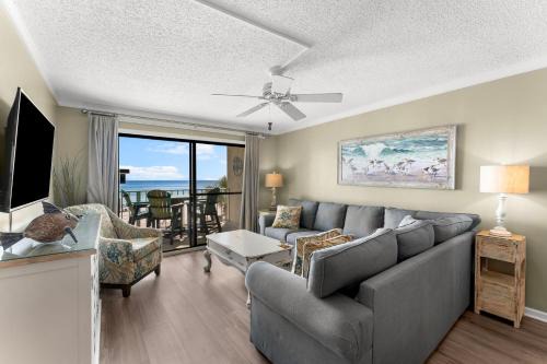 Crescent Beach Apartment | Regency Towers #0307