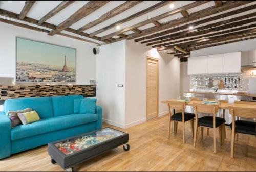 Grenelle House | Relais Cocorico "Oeuf" Family Suite with AC