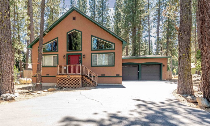 Graeagle House | Relax and cozy-in with friends at this spacious Graeagle cabin