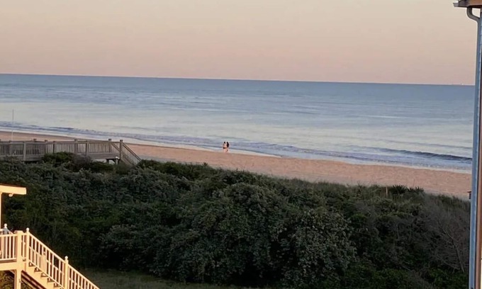 Holden Beach House | Relax and enjoy being “Sunkissed by the Sea” with Spectacular views!