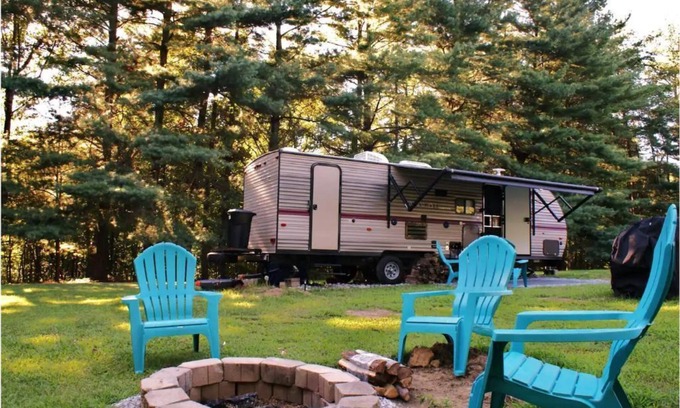 Creola RV Rental | Relax and get in touch with nature with all the comforts of home at Nini's place