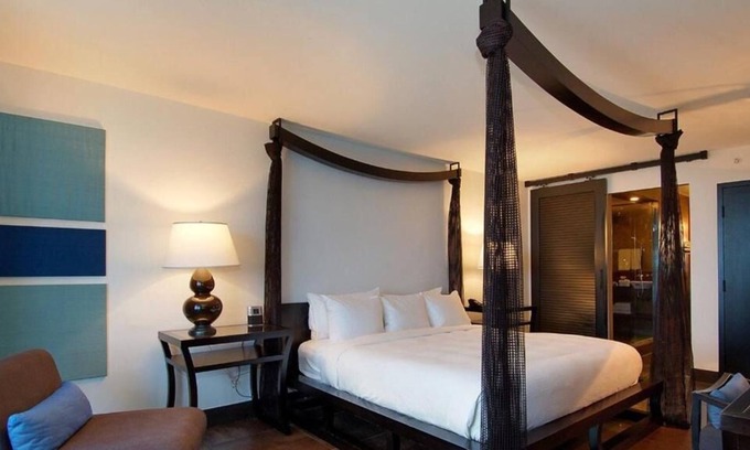 Palm Beach House | Relax and Recharge! Beachfront Accommodations | Garden View Room