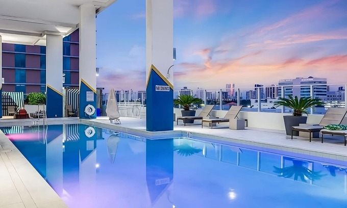 Ojus Hotel | Relax and Recharge in Miami! Rooftop Pool, Pet-friendly Property!