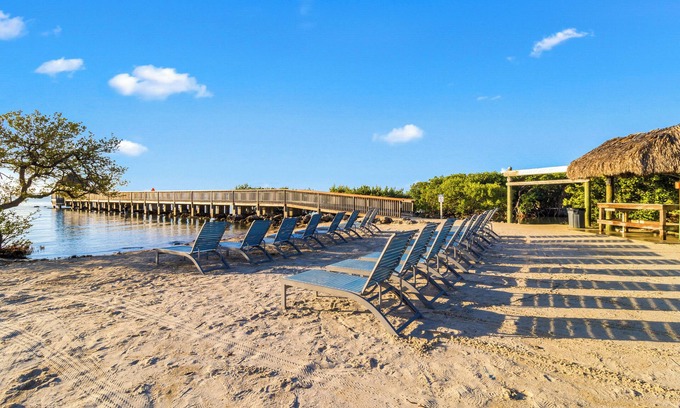Tavernier Apartment | Relax and Unwind! 2 Family-Friendly Suites To Stay w/Swimming Pool Access!