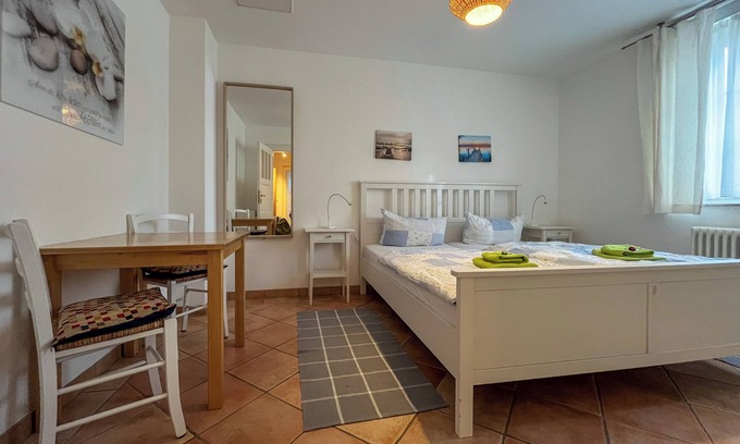 Laubegast Apartment | "Relax and Unwind in Our Cozy Elbtal Apartment in Dresden!"